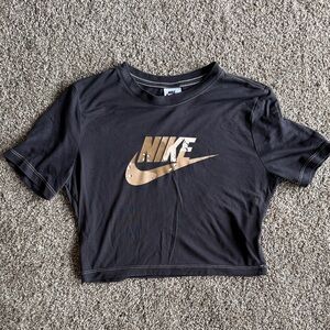 Nike Black Slim Fit Cropped Tee